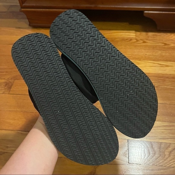 Chooka Yoga sling sandals - Picture 5 of 6